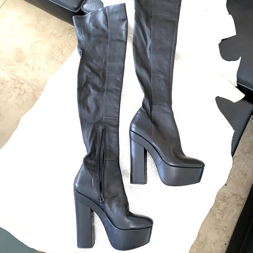 Alice + Olivia boots